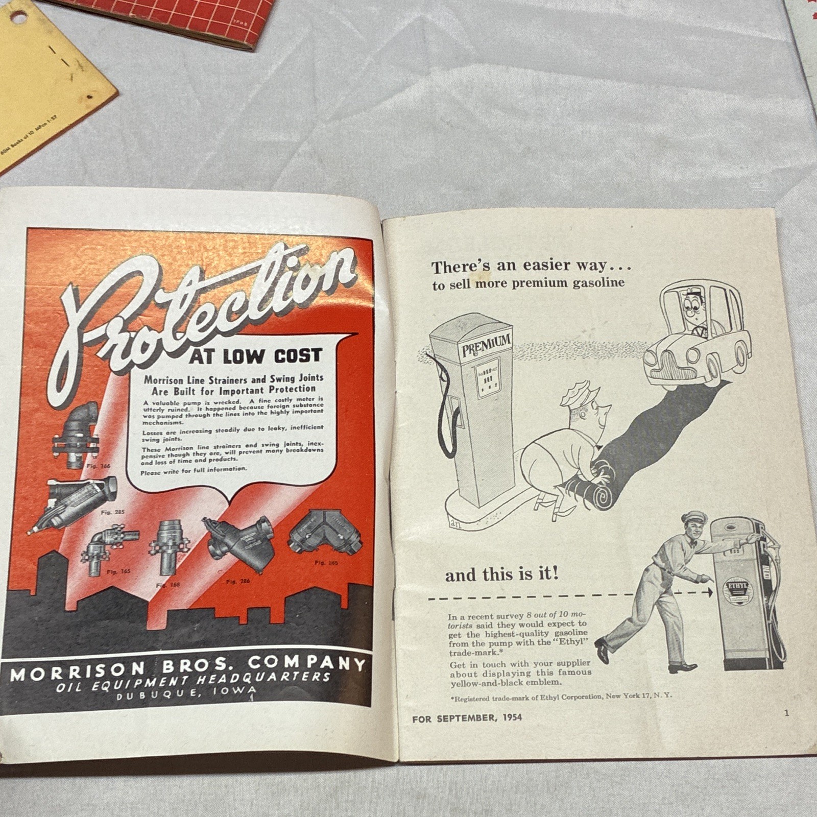 Lot of 5 Service Station Memorabilia. Mobil-gas, Auto light, Frontier, Marketer