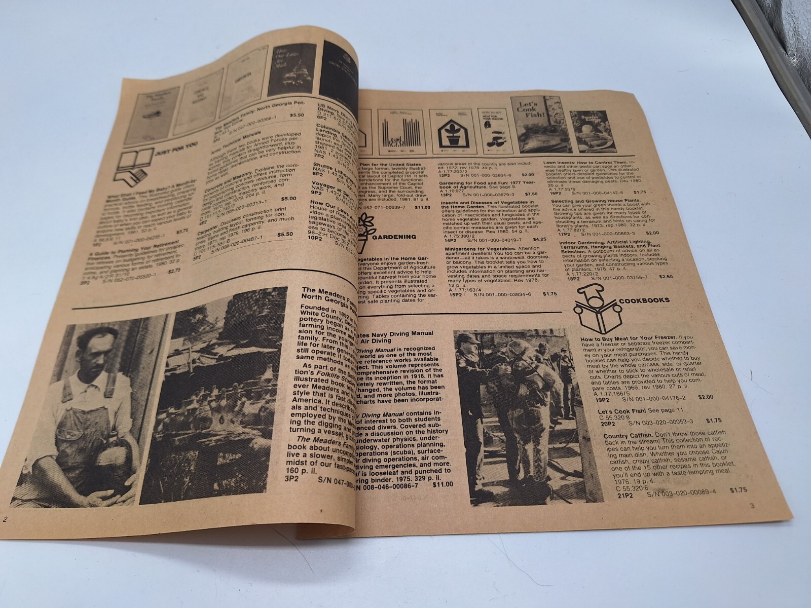 Selected US Government Publications Booklet February 1982 Volume 11 Number 2P rr