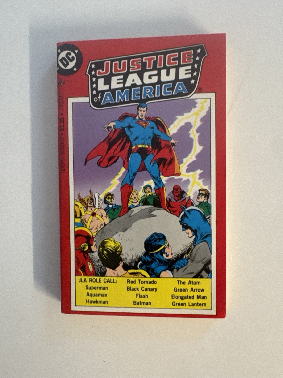 Justice League Of America Batman Tempo Vintage Paperback Book