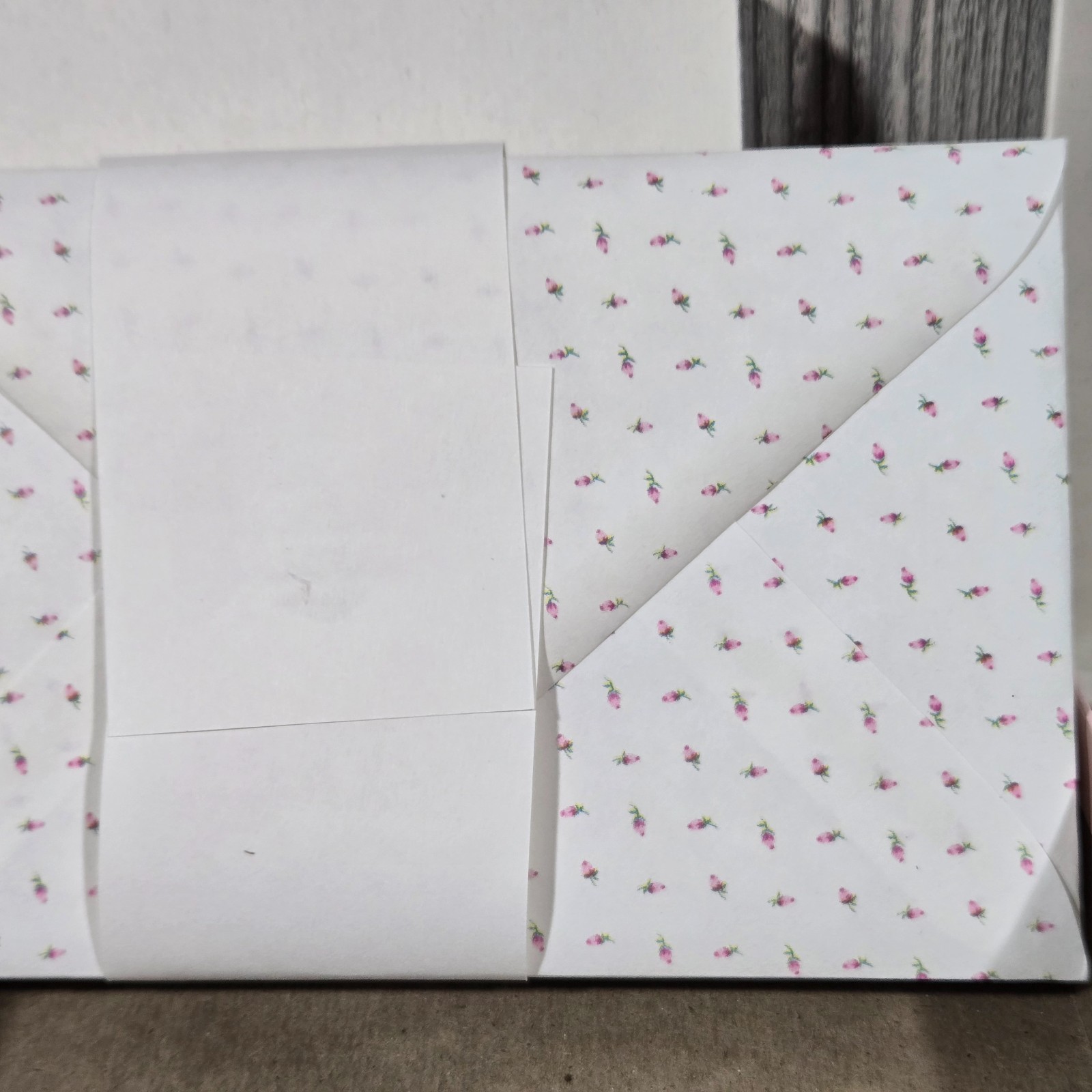 Critter Sitters Hug Some-Bunny Stationary Set Vintage 1982 Mead Montag 21 Sheets
