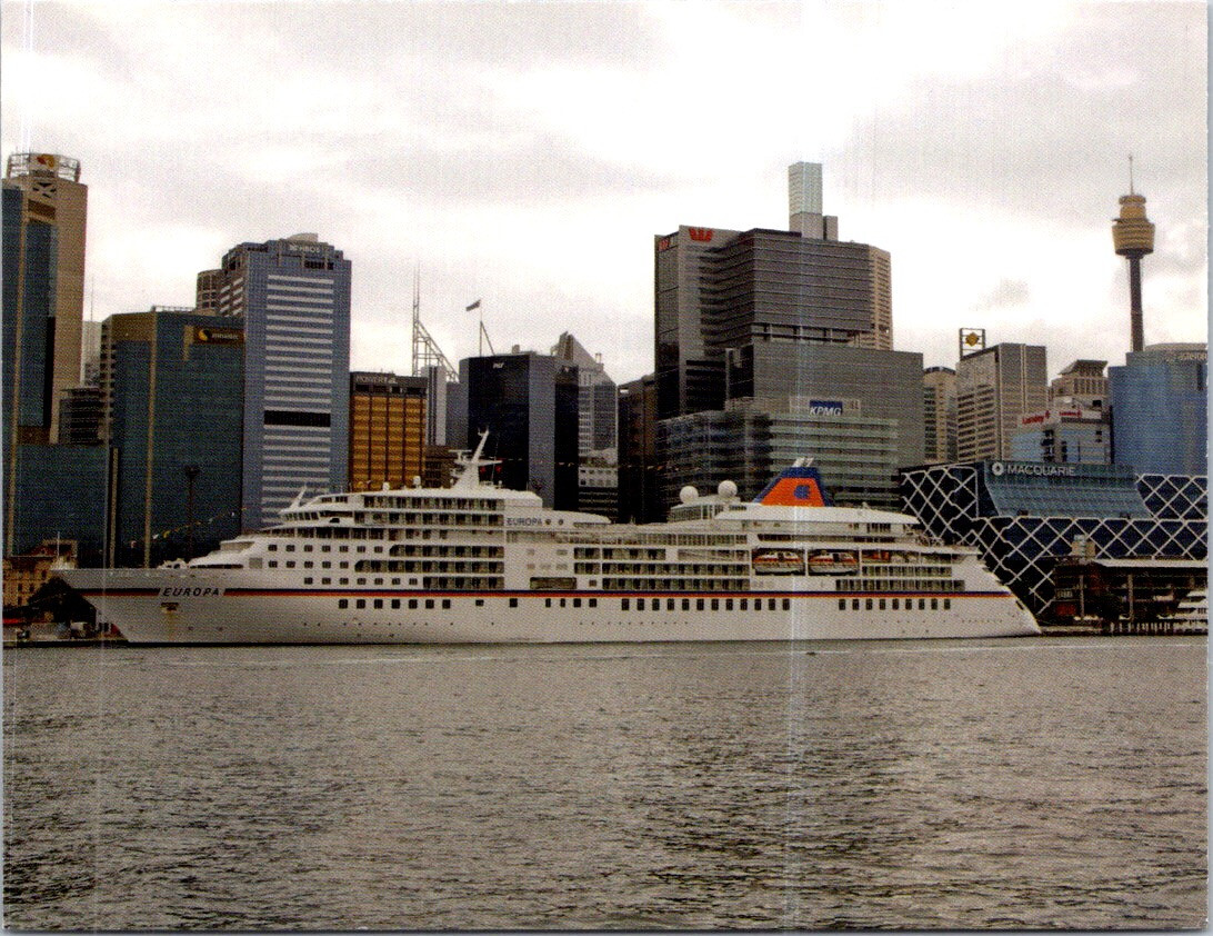(999) 27-5-2025 – PICS postcard – Cruise Ship / Paquebot – Europa
