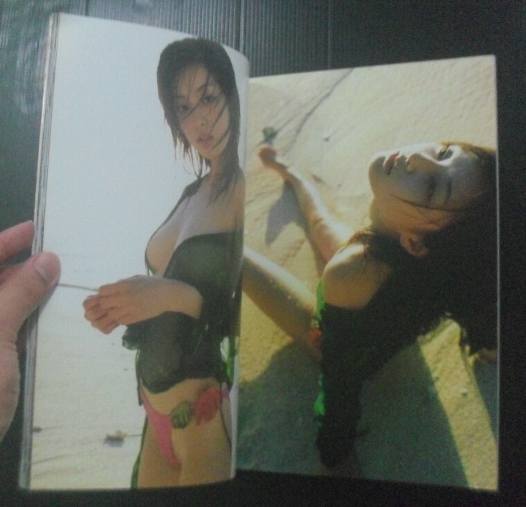 2000s SEXY Ayumi Kinoshita JAPAN Power Rangers Sentai Dekaranger Book MEGA RARE!