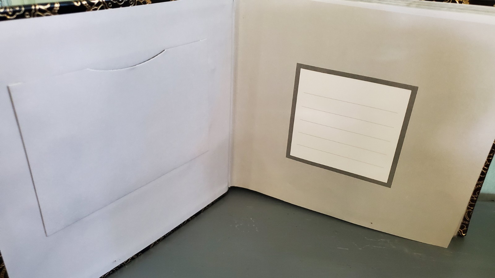 Very Fancy Photo Album/ 200 “4×6″ photos/ Black-Gold/ NWOT /9,5x9x2,5”
