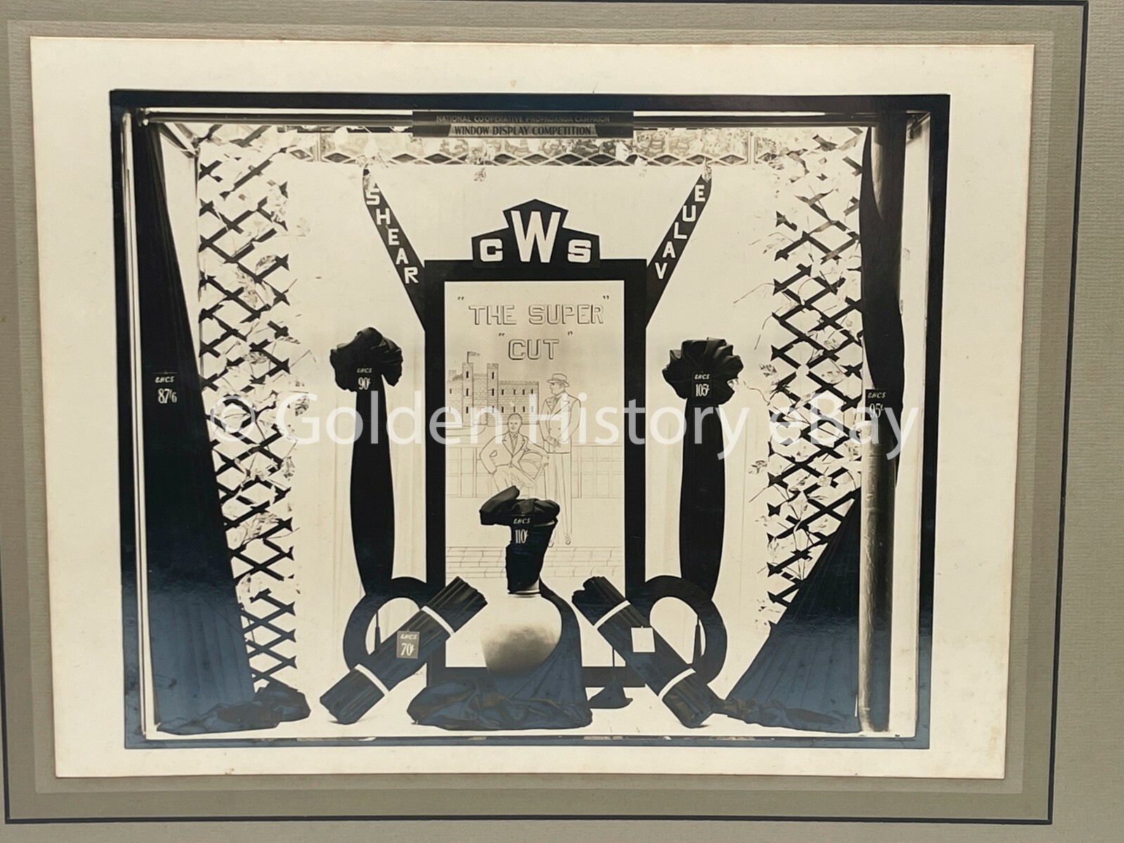 VINTAGE CO-OP SOCIETY CWS WINDOW DISPLAY PHOTO PHOTOGRAPH CHINGFORD LONDON