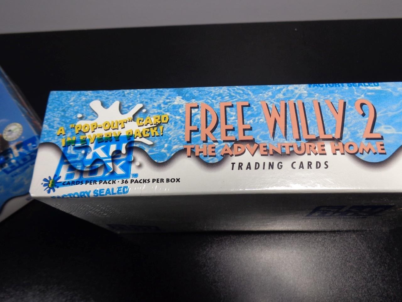ONE FACTORY SEALED BOX OF FREE WILLY 2 THE ADVENTURE HOME TRADING CARDS SKY BOX