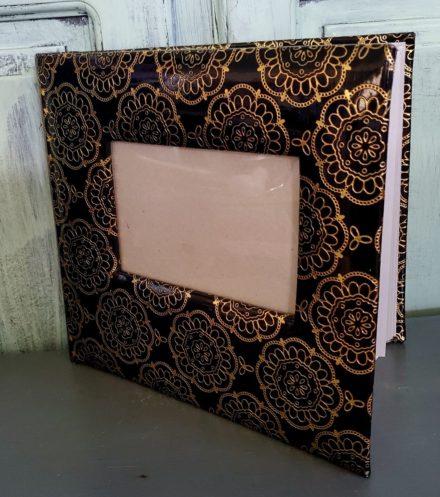 Very Fancy Photo Album/ 200 “4×6″ photos/ Black-Gold/ NWOT /9,5x9x2,5”