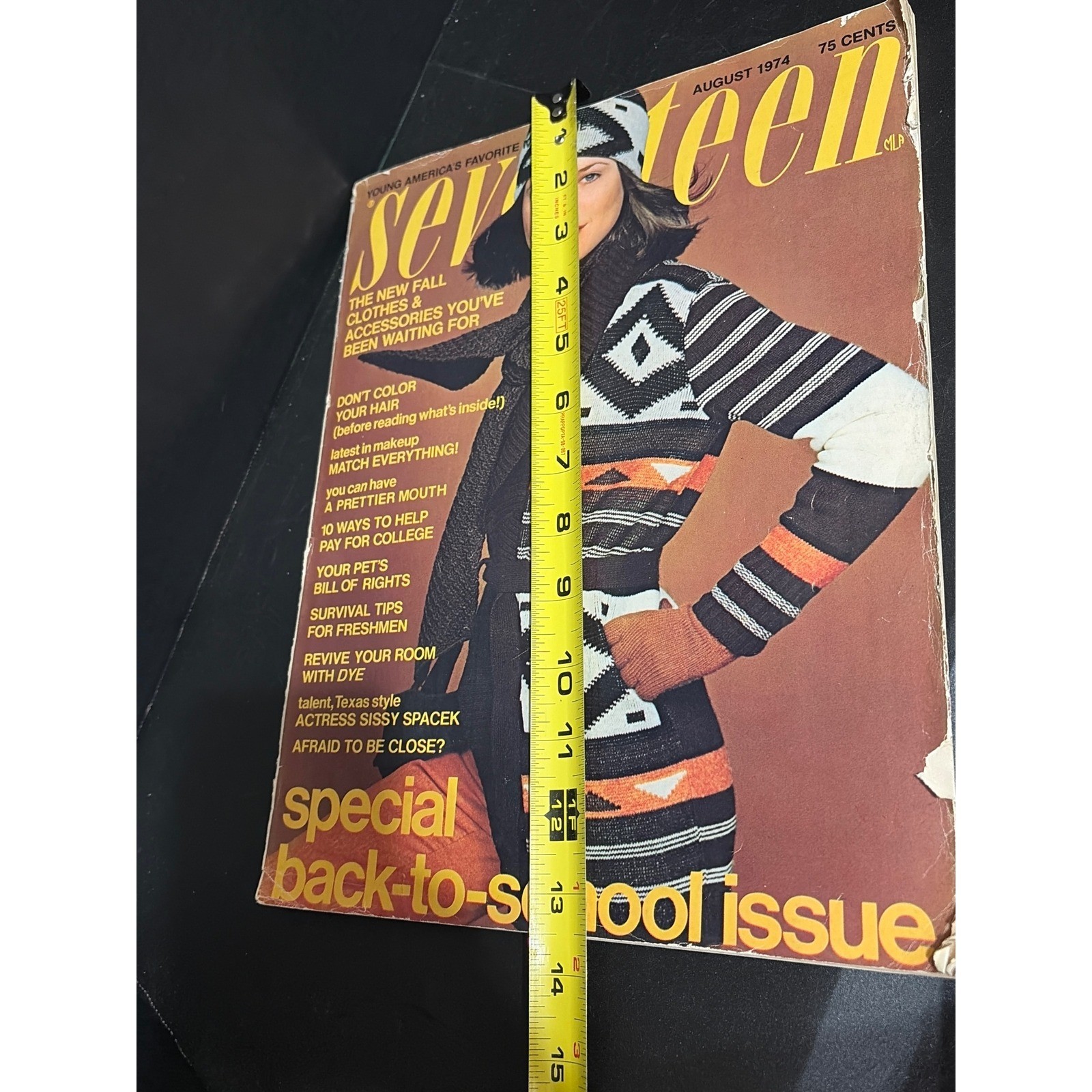 Seventeen Magazine August 1974 Back-to-School Issue w/ JCPenney Catalog Insert