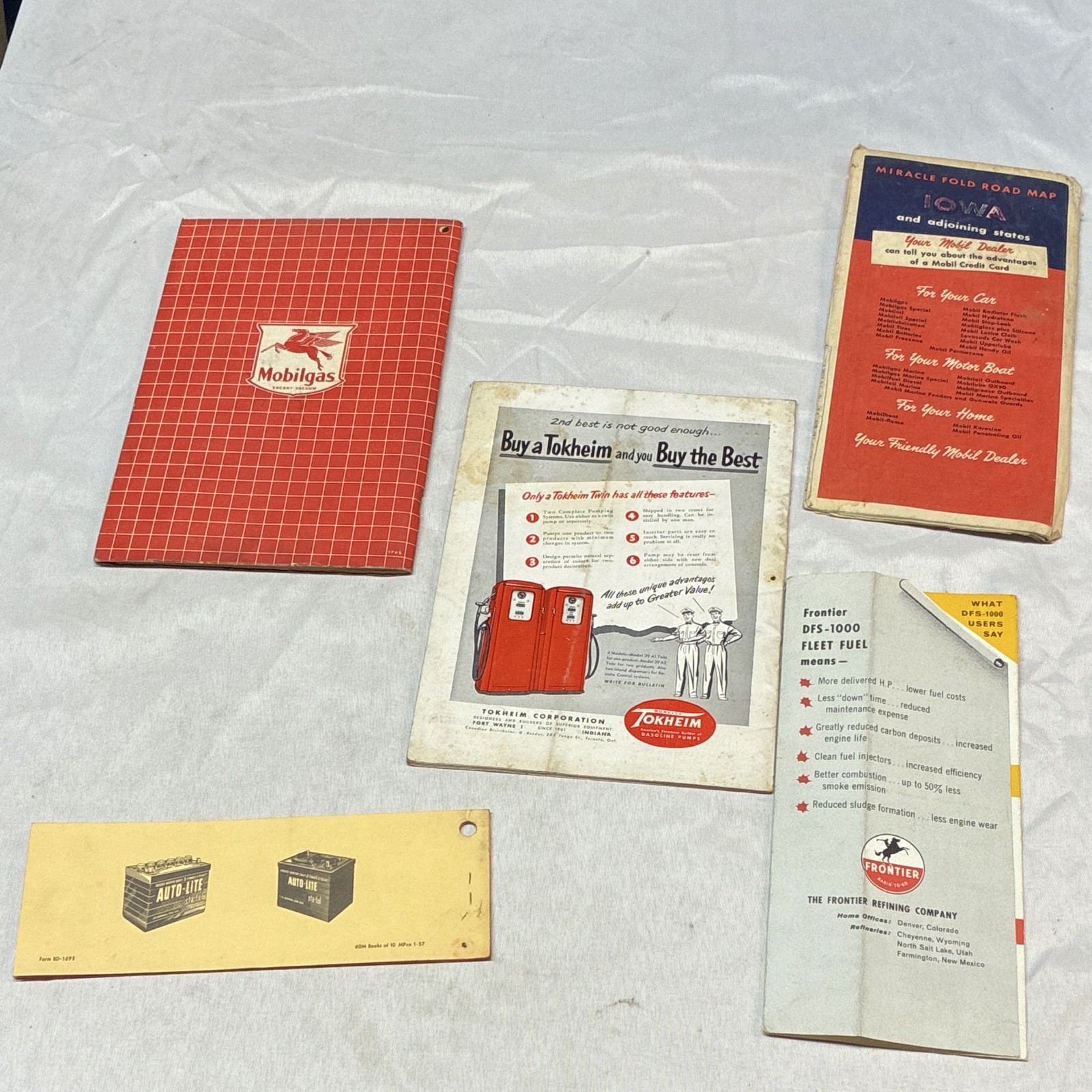 Lot of 5 Service Station Memorabilia. Mobil-gas, Auto light, Frontier, Marketer