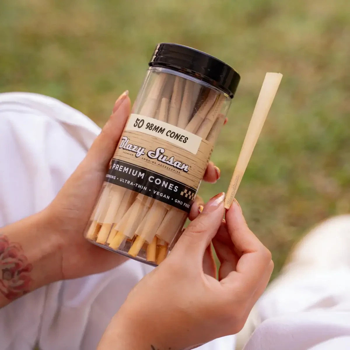 Blazy Susan Unbleached 98 mm Pre-Rolled Cones Ultra Thin 50 Cones per jar