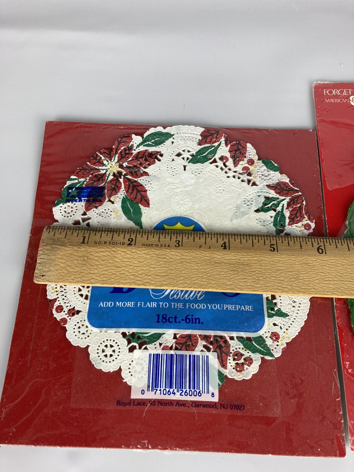 Vintage Paper Lace Doilies Christmas Poinsettia Green Holly 6″ NOS