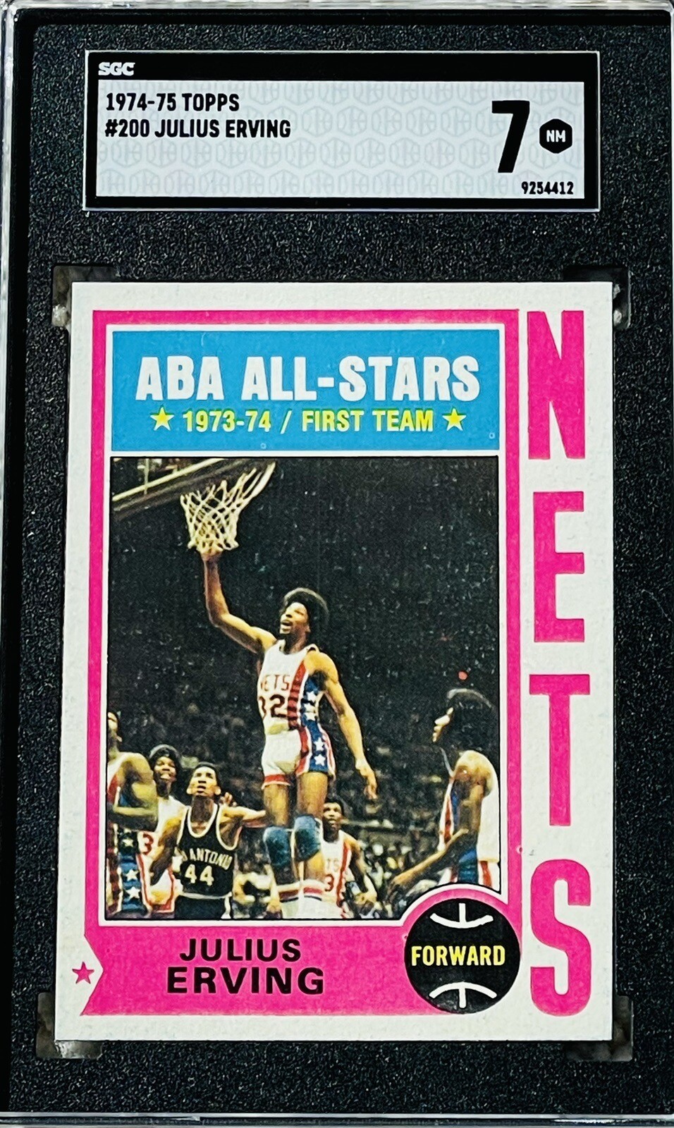 1974-75 Topps #200 Julius Erving Nets SGC 7 HOF