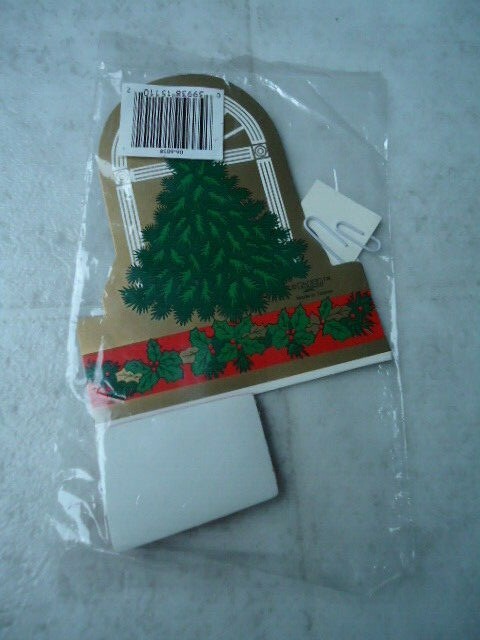 Paper Art Red Honeycomb Christmas Tree In Window & Holly Centerpiece 6 ½” X 4 ½”