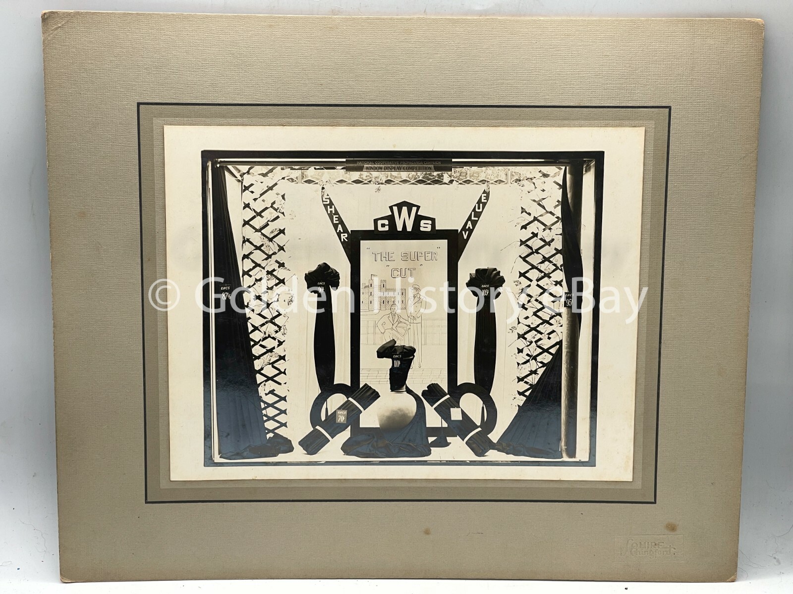 VINTAGE CO-OP SOCIETY CWS WINDOW DISPLAY PHOTO PHOTOGRAPH CHINGFORD LONDON