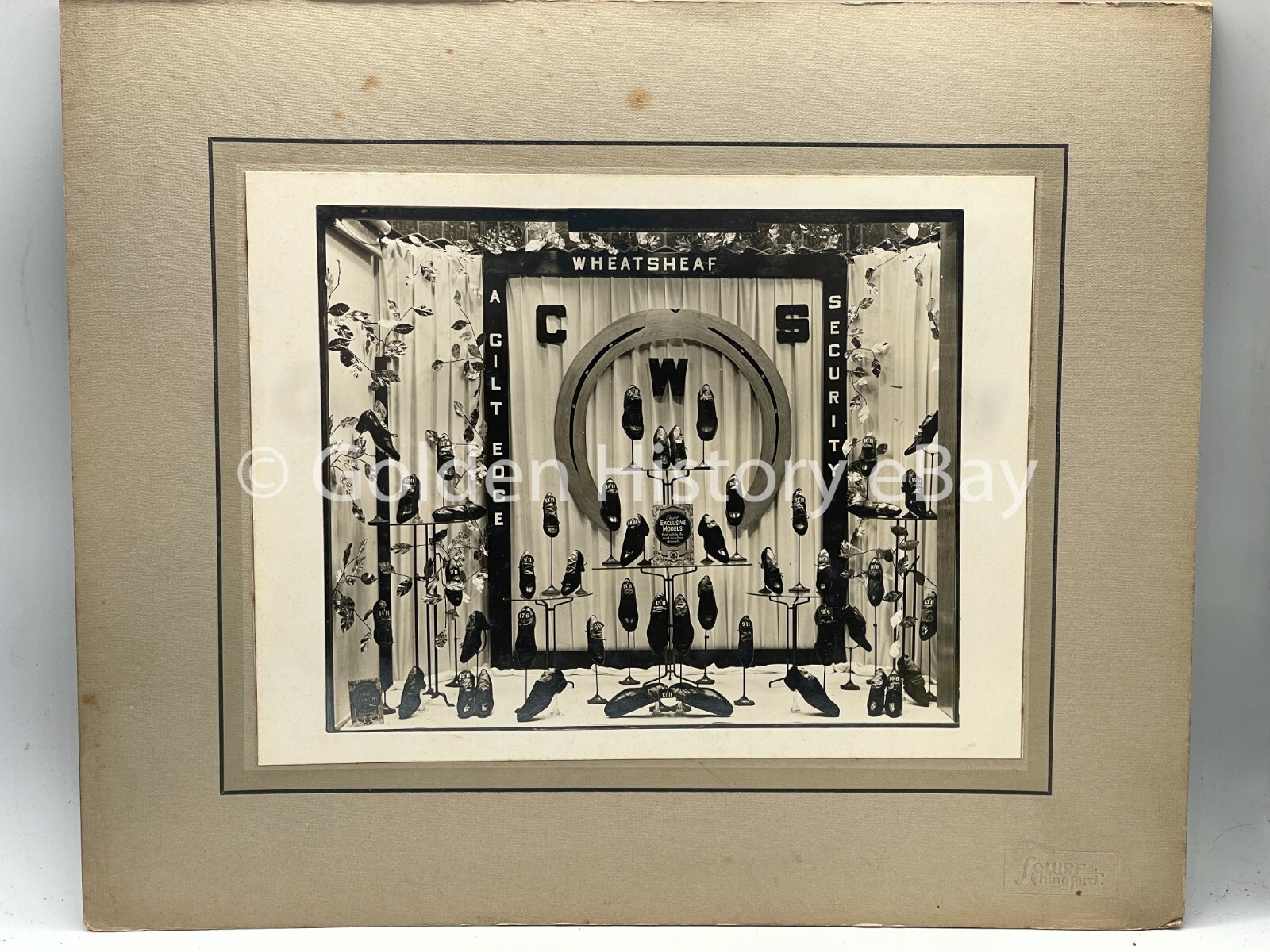 VINTAGE CO-OP SOCIETY CWS WINDOW DISPLAY PHOTO PHOTOGRAPH 1937 SHOE DISPLAY