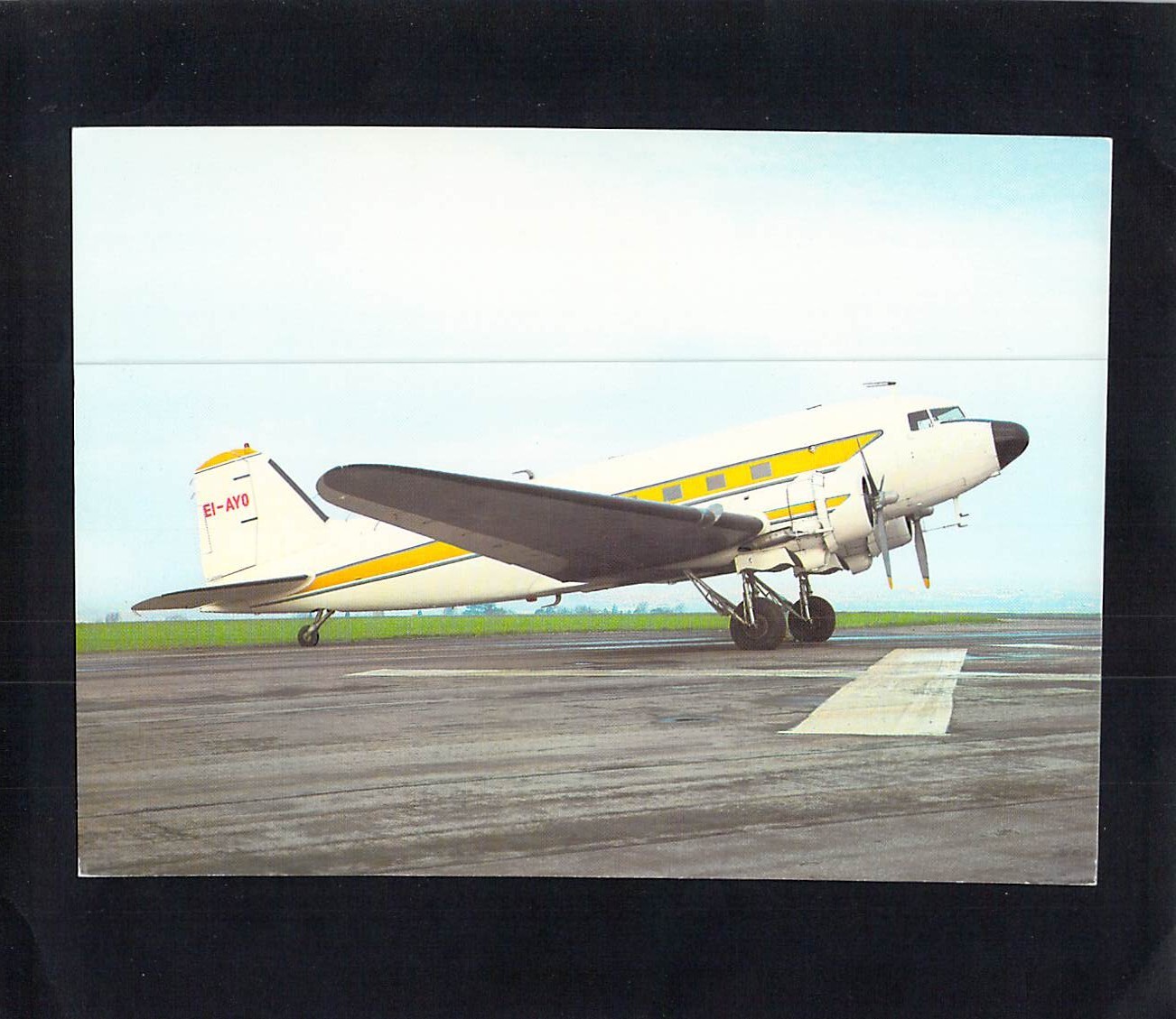 I2760 Transport Aircraft United Air Lines DC3 postcard