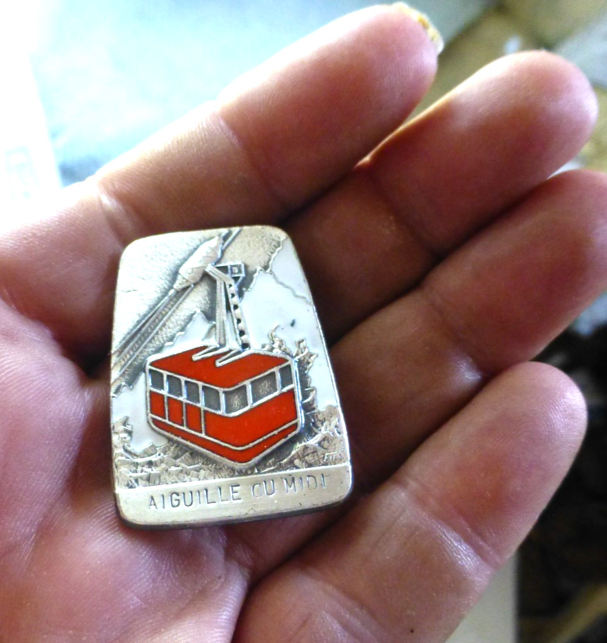VINTAGE PIN BACK MT AUGILLE DU MIDI MONT BLANC MASSIF CHAMONIX FRANCE CABLE CAR