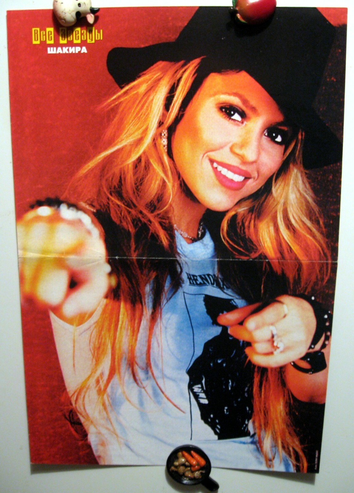 Britney Spears / Shakira two-sided magazine poster A3 16×11