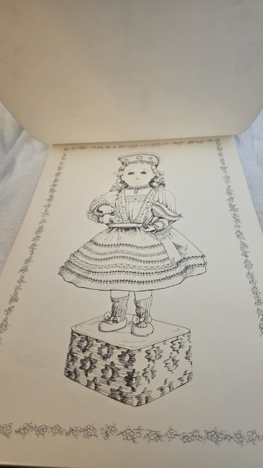 Vtg Kim’s Antique Dolls Coloring Book Red Farm Studio 12×18.5 Unused