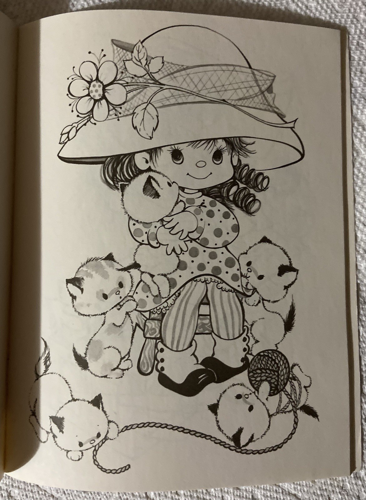 Charmer 1970’s Vintage 32 Pages Unused Coloring Book Hallmark Artist Easel Beret