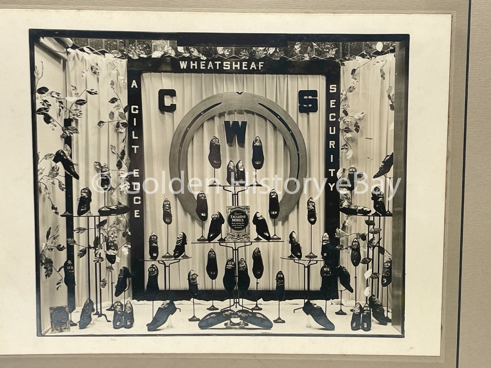 VINTAGE CO-OP SOCIETY CWS WINDOW DISPLAY PHOTO PHOTOGRAPH 1937 SHOE DISPLAY