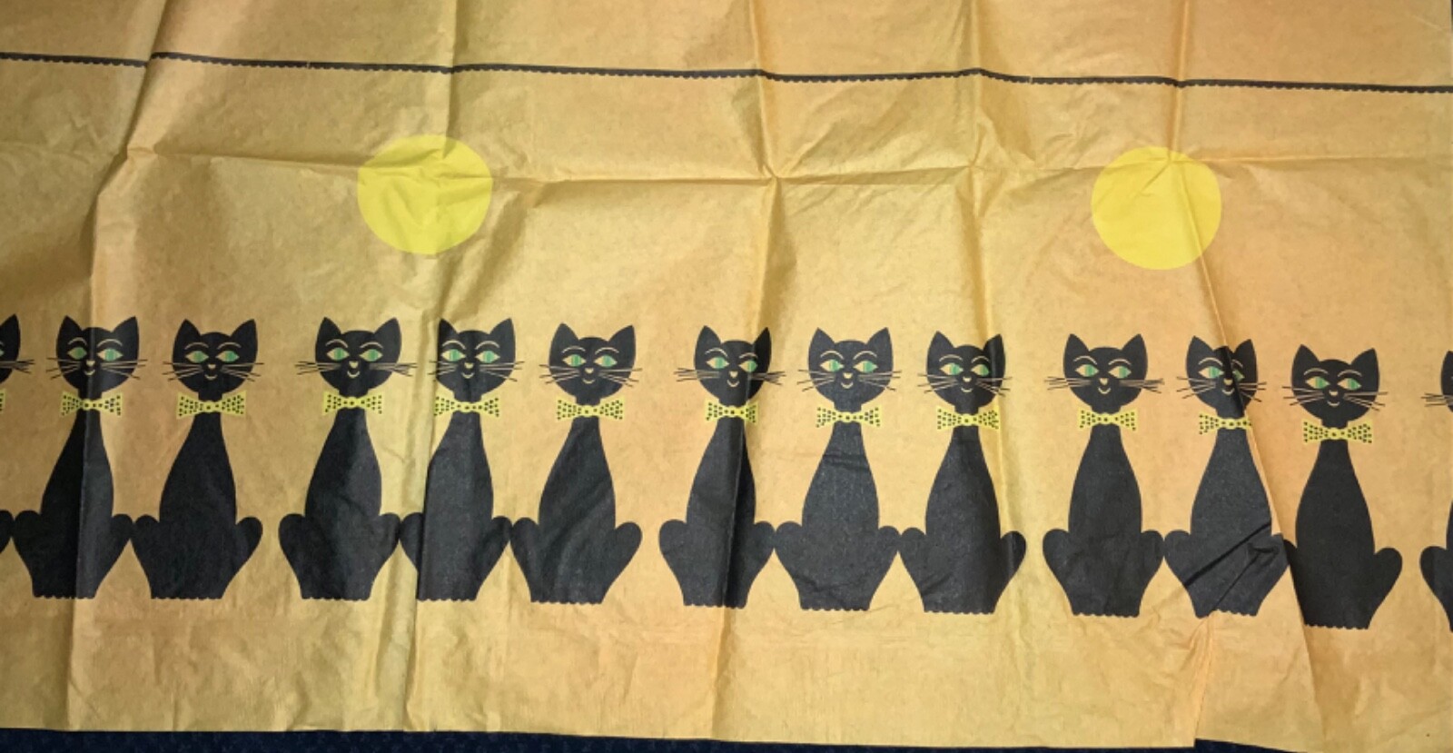 VINTAGE LARGE HALLOWEEN REED’S CREPE PAPER TABLECLOTH – MODERN CATS!