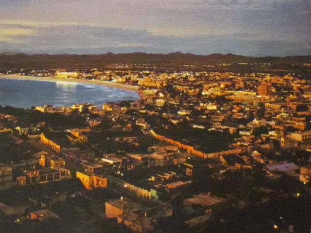 Tarjeta Post Card: Mazatlan’s North Beach – Sin., Mexico / 3-3/8″ x 5-1/2″