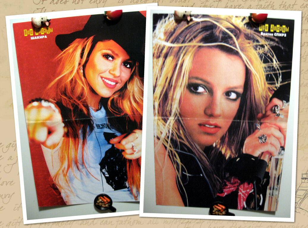 Britney Spears / Shakira two-sided magazine poster A3 16×11