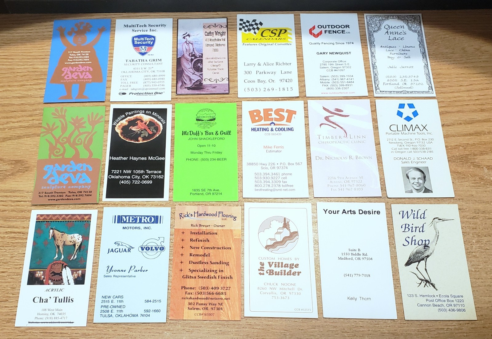 🔥 LOT of 100 VERTICAL BUSINESS CARDS for BUSINESS CARD COLLECTION L17