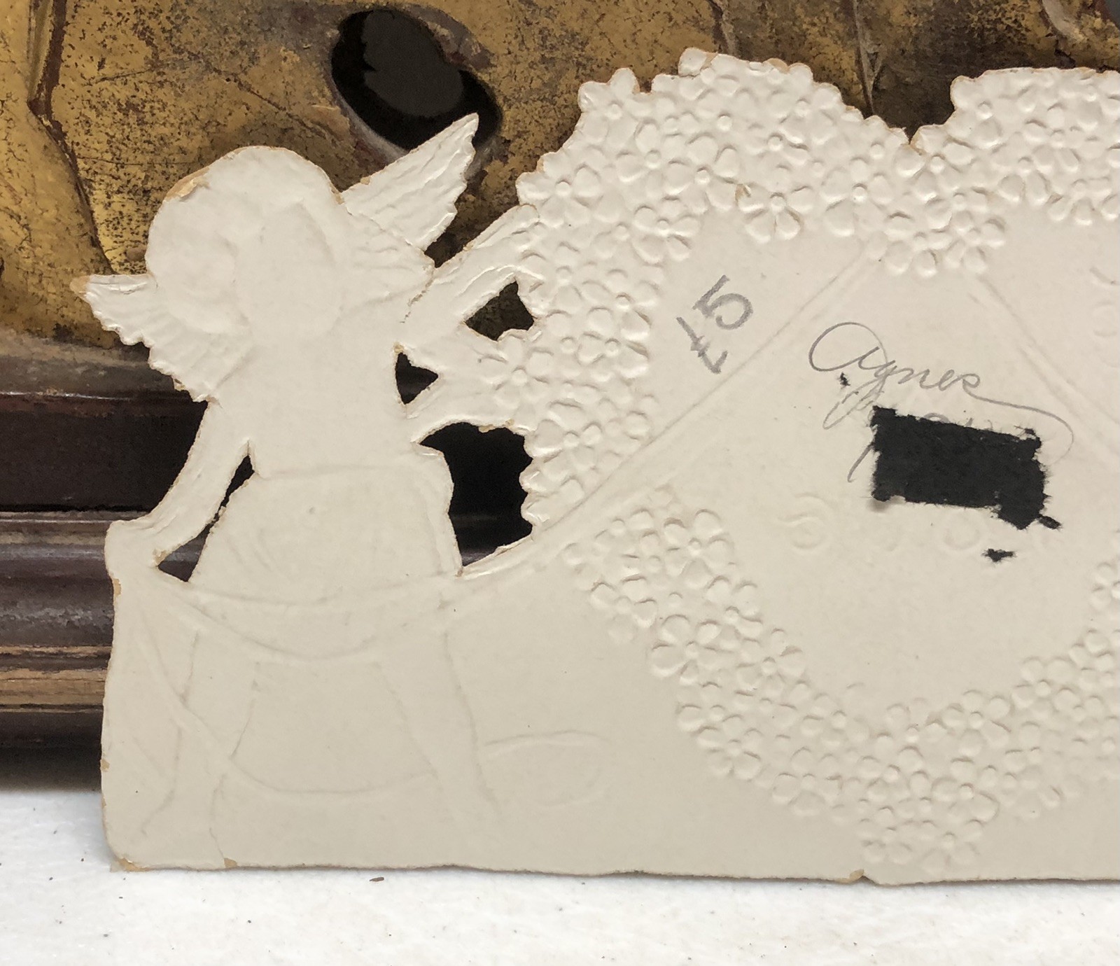 Scrap of 2 Cherubs Holding Ribbons in Heart Shape “To My Love”