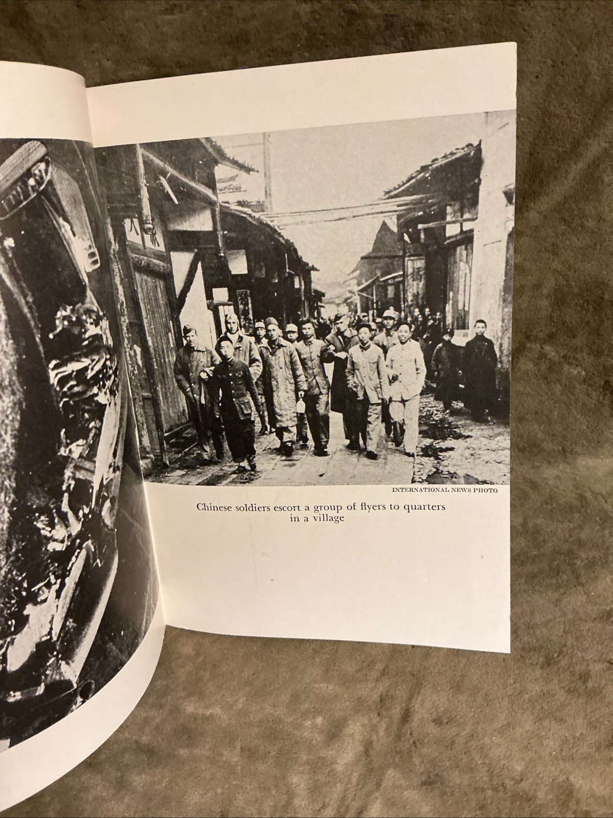Vintage 1940s brochure photographs 30 seconds over Tokyo booklet