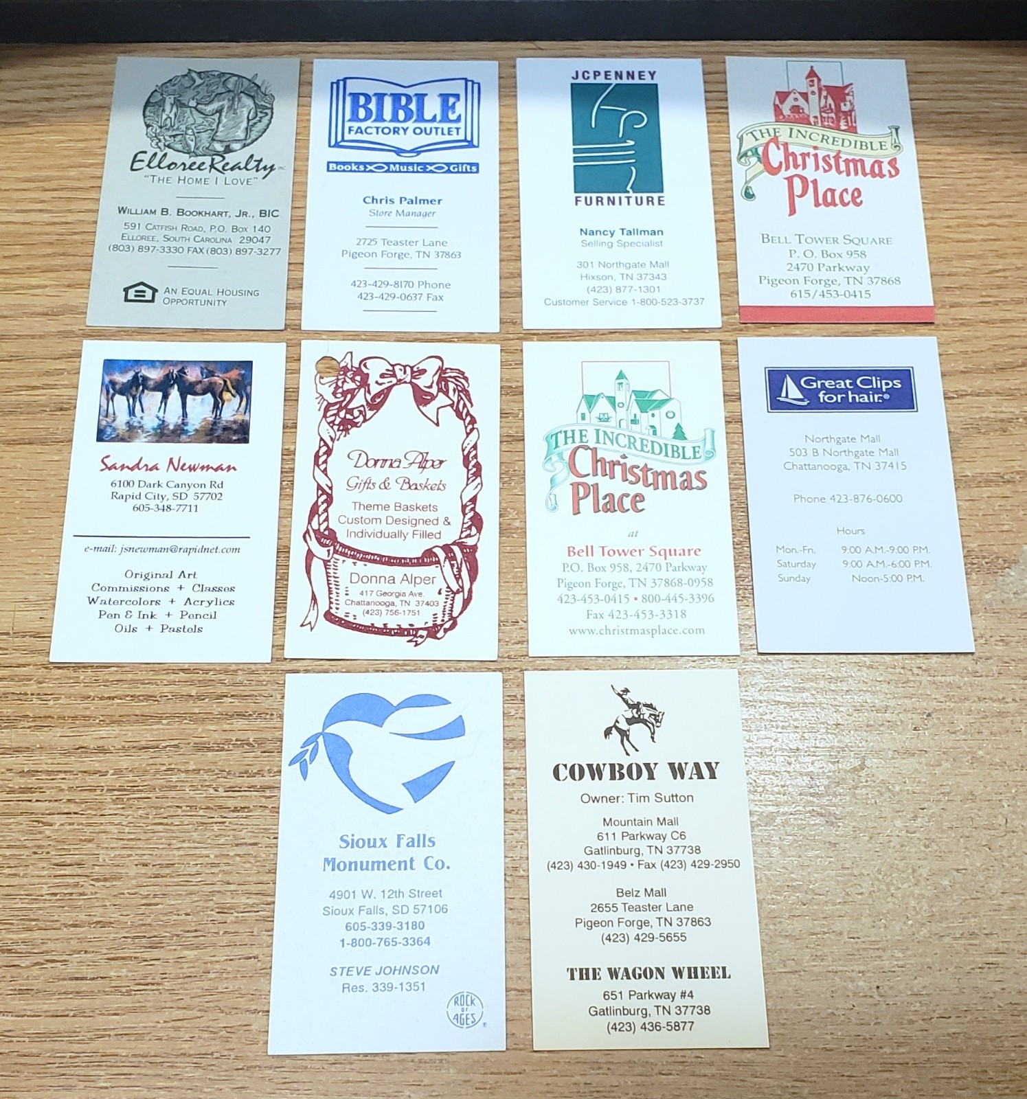 🔥 LOT of 100 VERTICAL BUSINESS CARDS for BUSINESS CARD COLLECTION L17