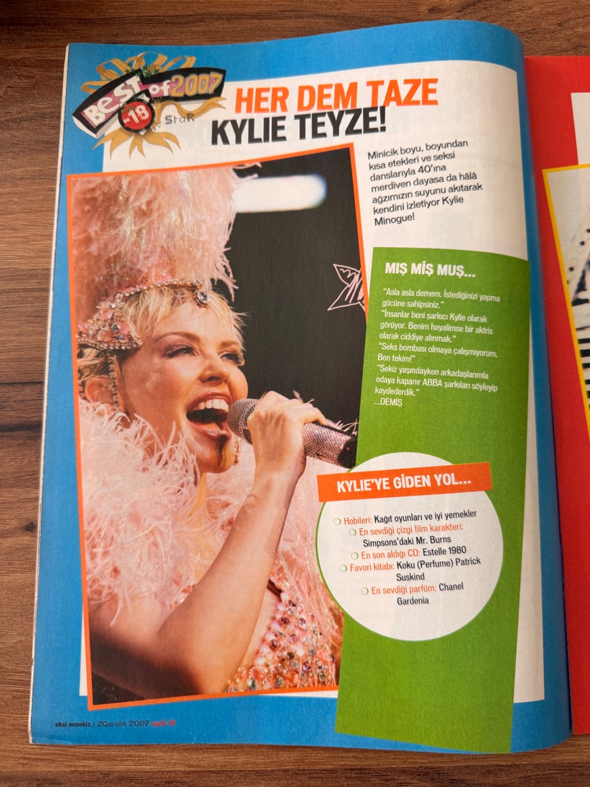 Aktuel -18 Best of 2007 Avril Lavigne Daft Punk Poster Kylie Magazine Rare