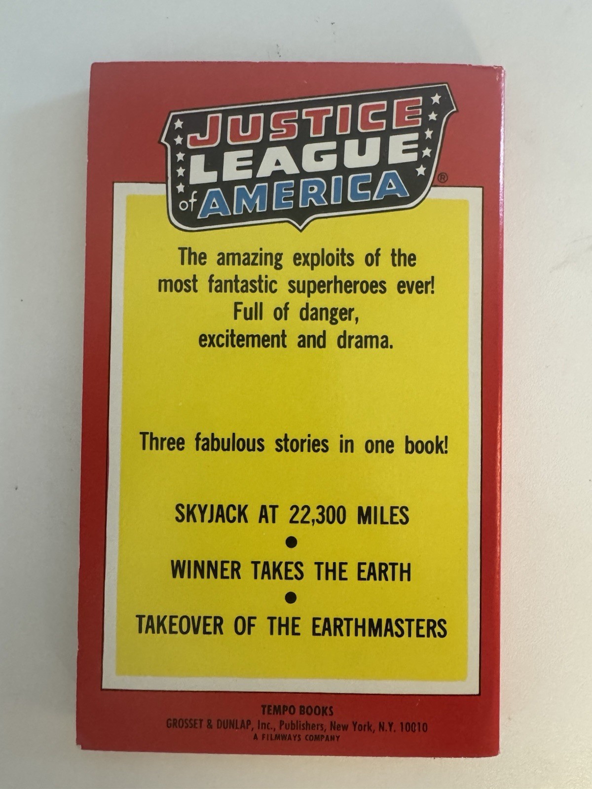 Justice League Of America Batman Tempo Vintage Paperback Book