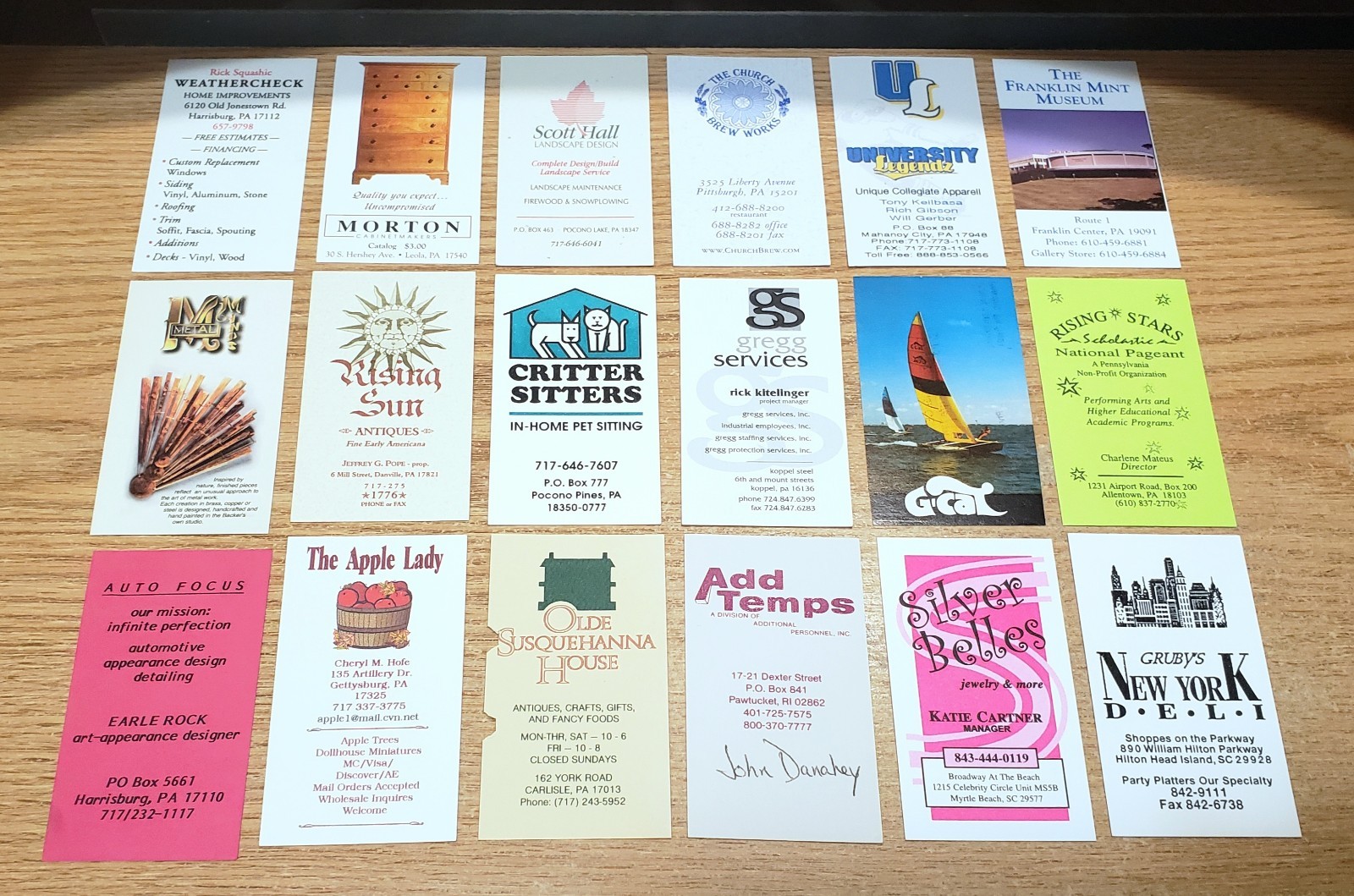 🔥 LOT of 100 VERTICAL BUSINESS CARDS for BUSINESS CARD COLLECTION L17