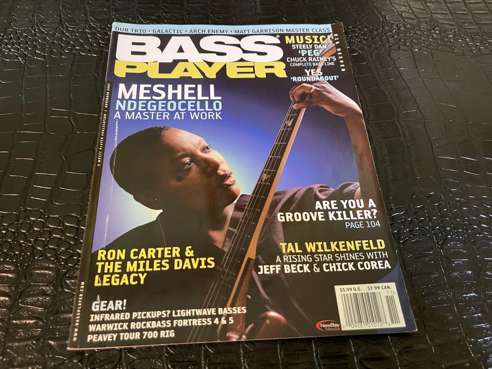 NOVEMBER 2007 BASS PLAYER guitar music magazine MESHELL NDEGEOCELLO