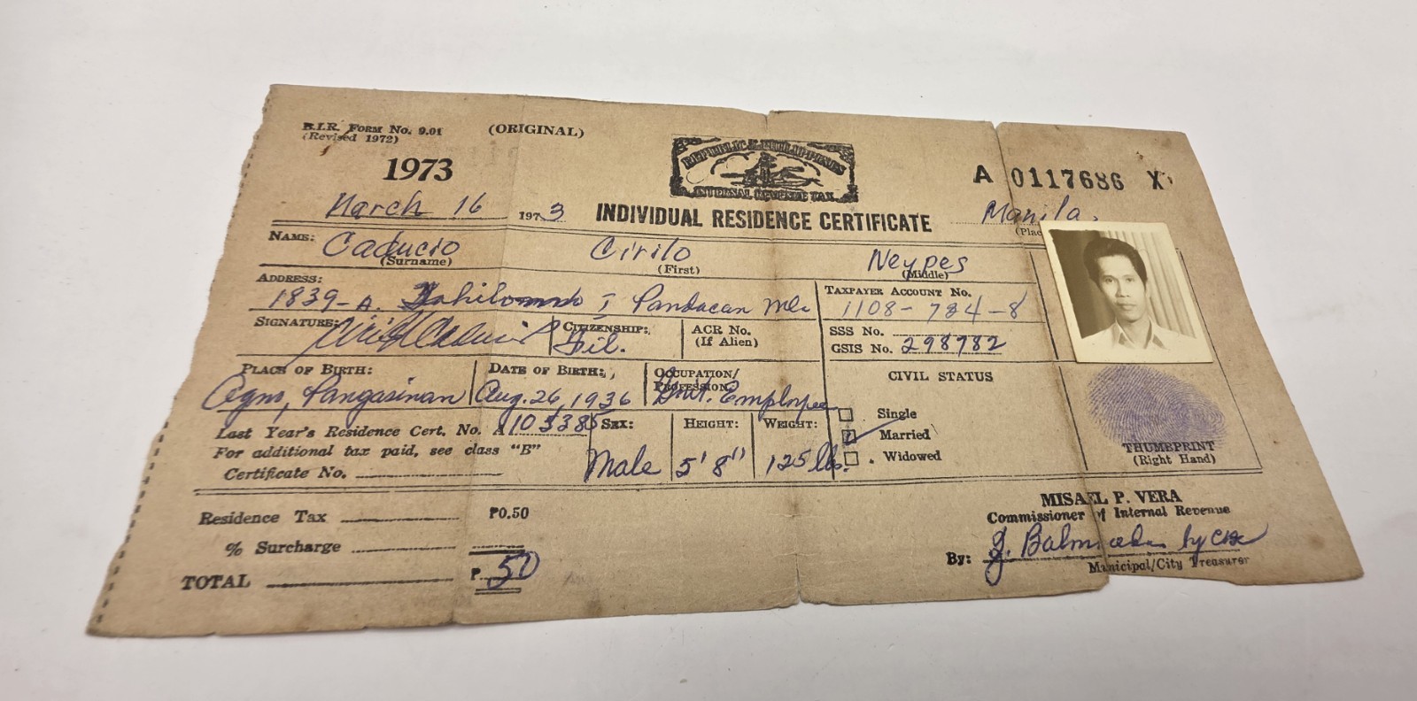 1973 Philippines Individual Residence Certificate with Photo & Thumb Print.Used.