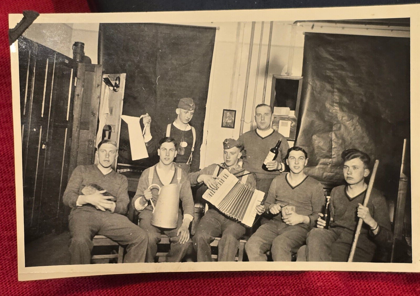 DRUNK! LUFTWAFFE SOLDIERS DRINKING w ACCORDION WW2 WWII German Wartime photo
