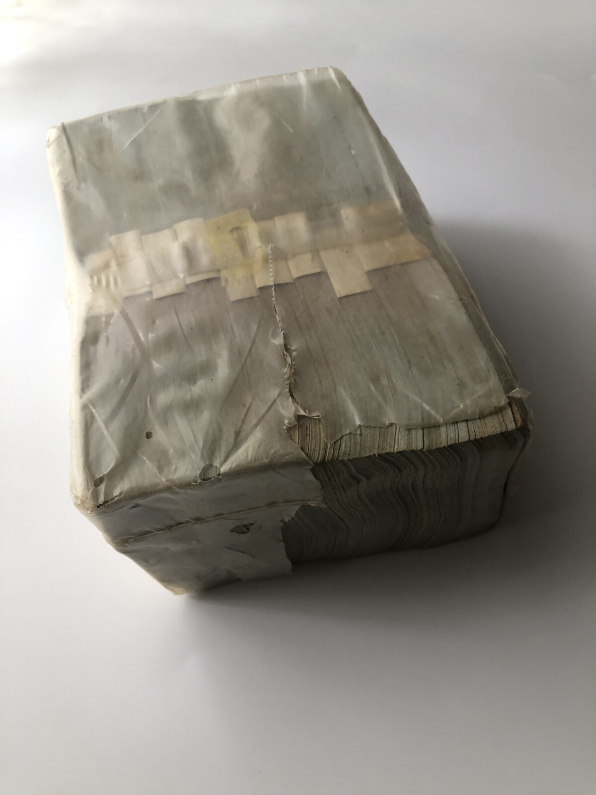 South Vietnam pre-1975 1000 Dong bank notes, 1000 uncirculated sequential bills