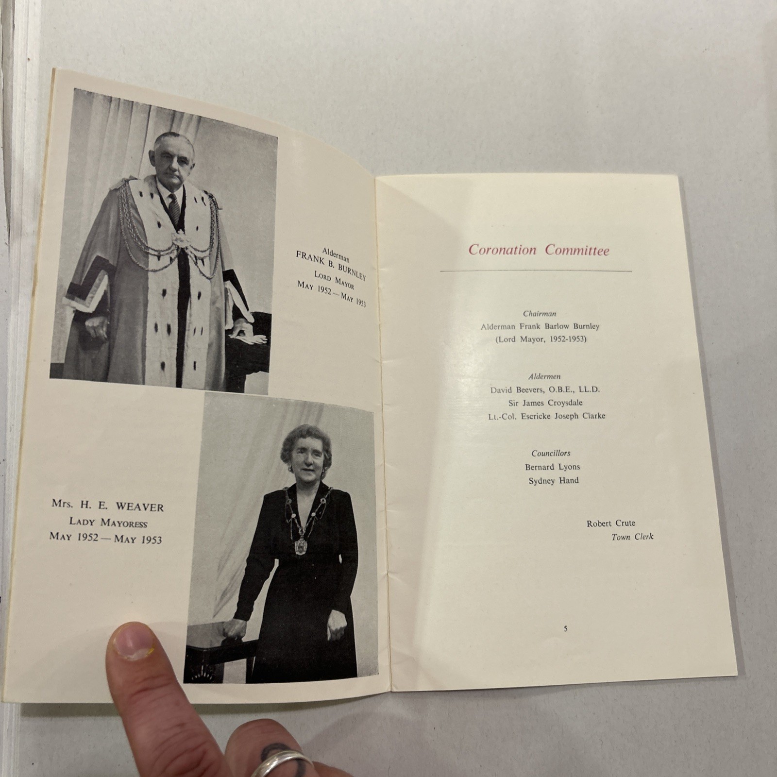 Coronation Programme 1953 – City of Leeds Official Issue Sixpence City Council