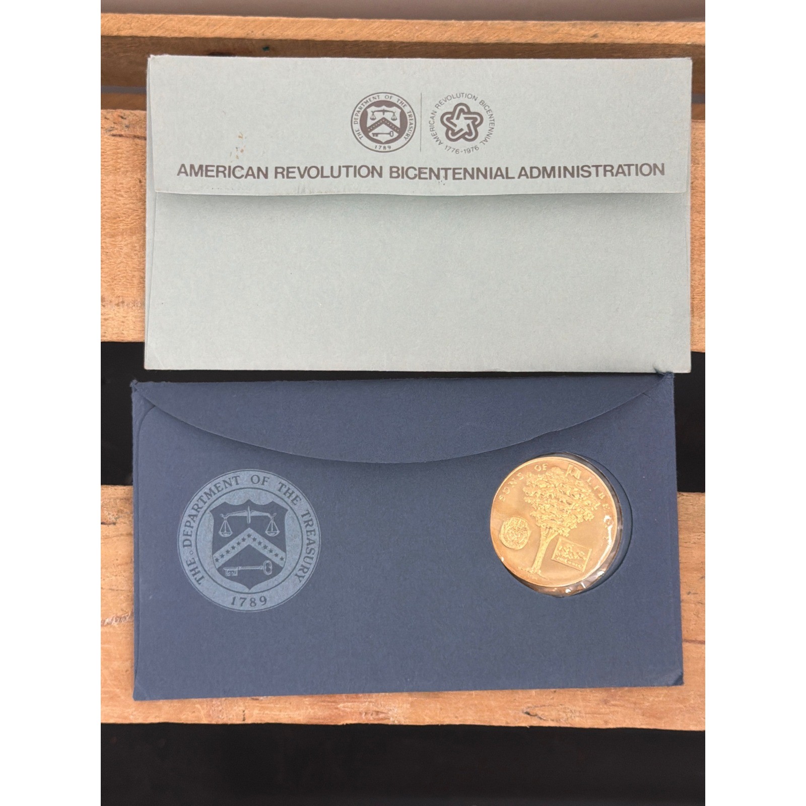 1976 American Revolution Bicentennial Cover Medals Washington & Jefferson