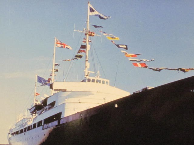 The Royal Yacht Britannia Post Card – Printed in England – Excellent