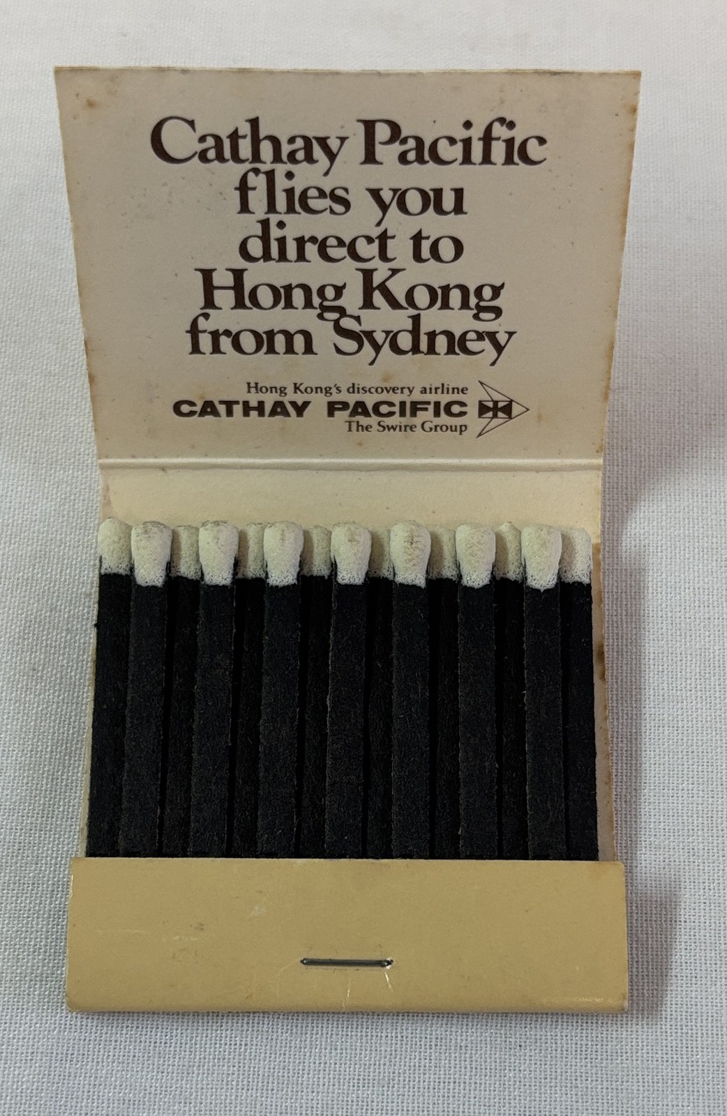 vintage matchbook ~ HYATT KINGSGATE HOTEL Kings Cross, Sydney, Australia