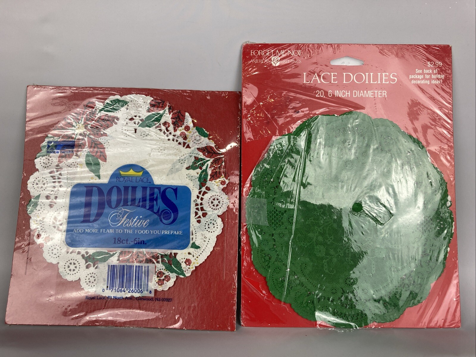 Vintage Paper Lace Doilies Christmas Poinsettia Green Holly 6″ NOS