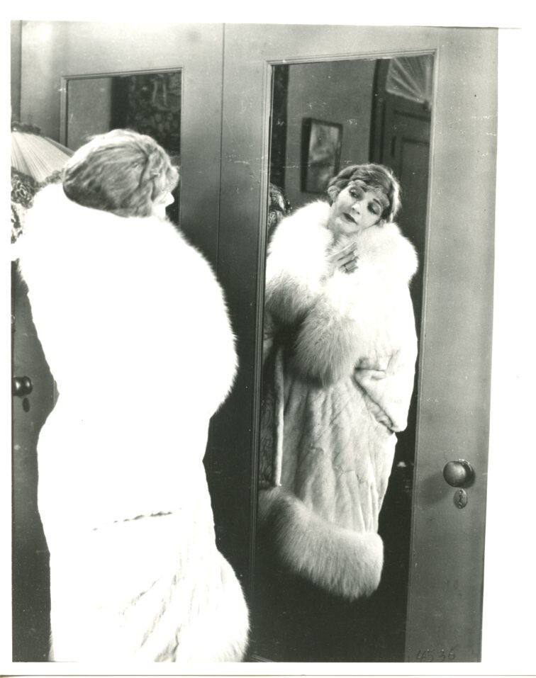 Margaret De La Matte in fur 8×10 photo #F904