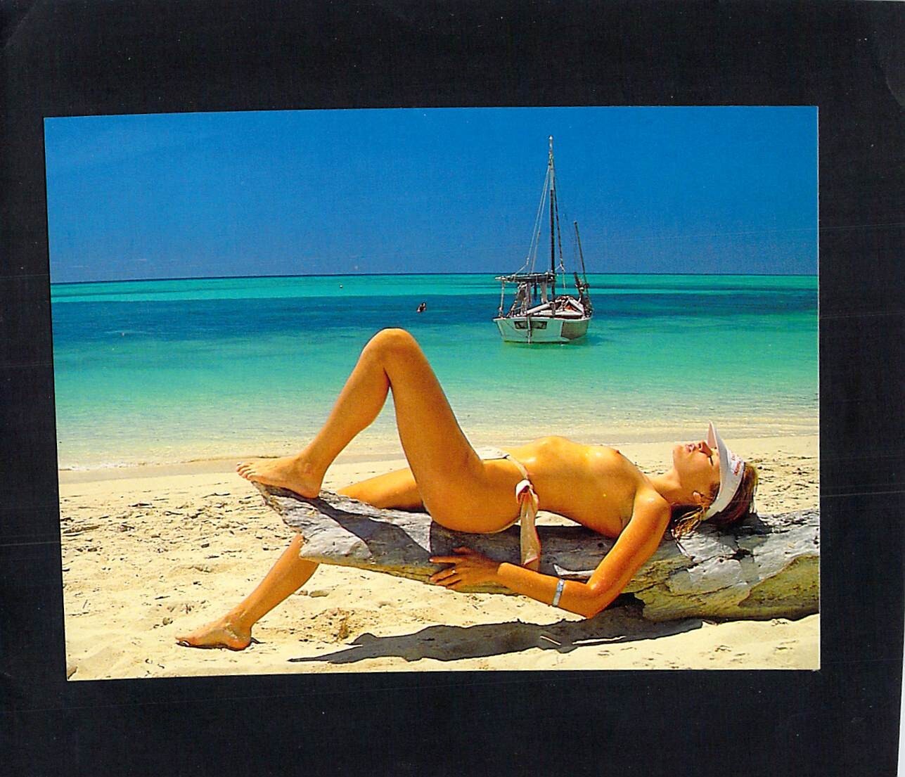 I3378 Australia Topless Beach Babe Sailing Boat postcard
