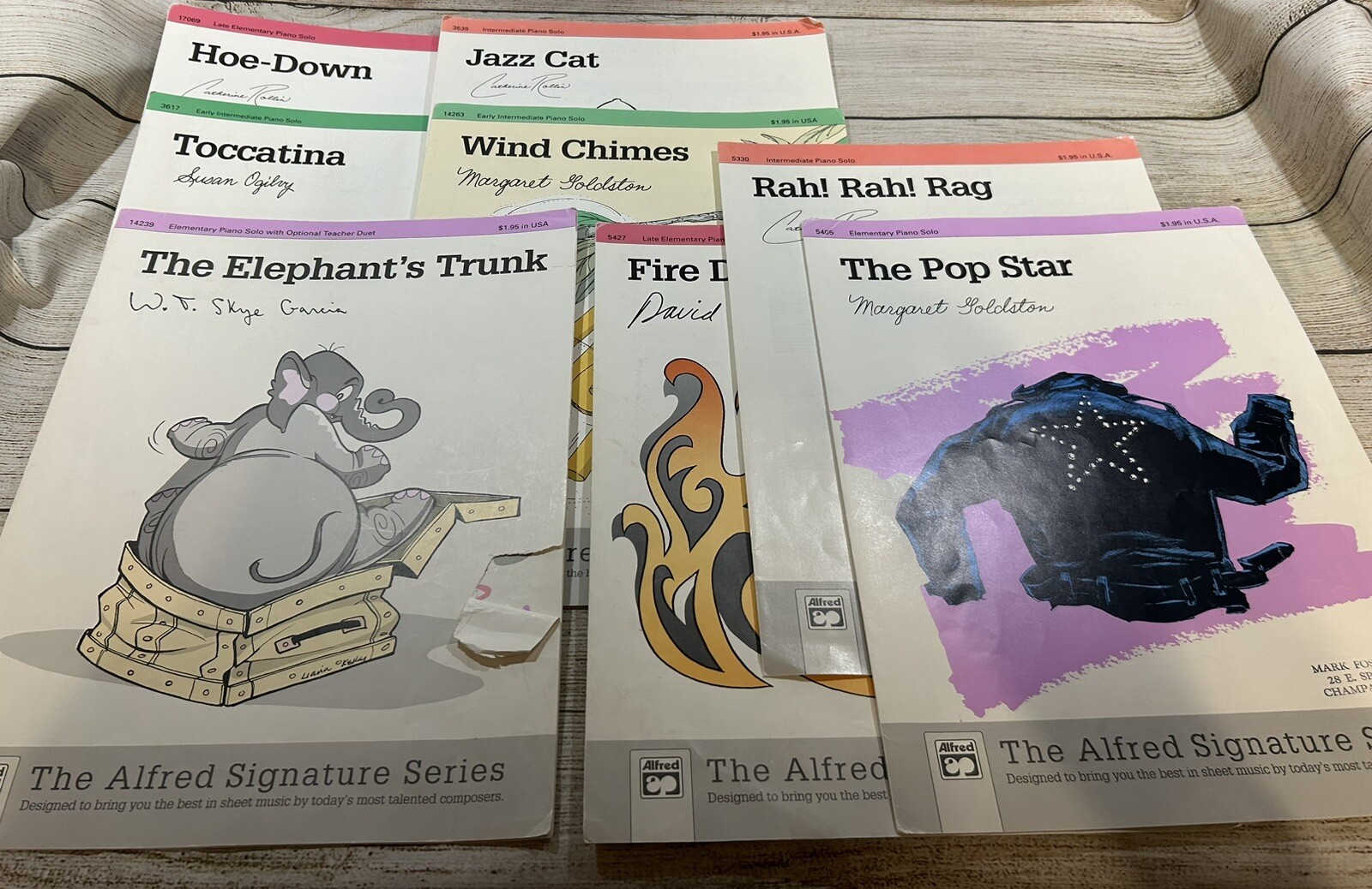 Lot of 8 Pamphlets Elementary – Late Piano Solo Alfred Signature Series TubH4