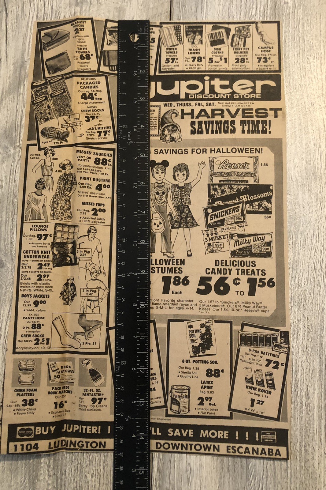 VTG 1970’s Jupiter Store Halloween Costumes & Candy & More Newspaper Ad 0C25