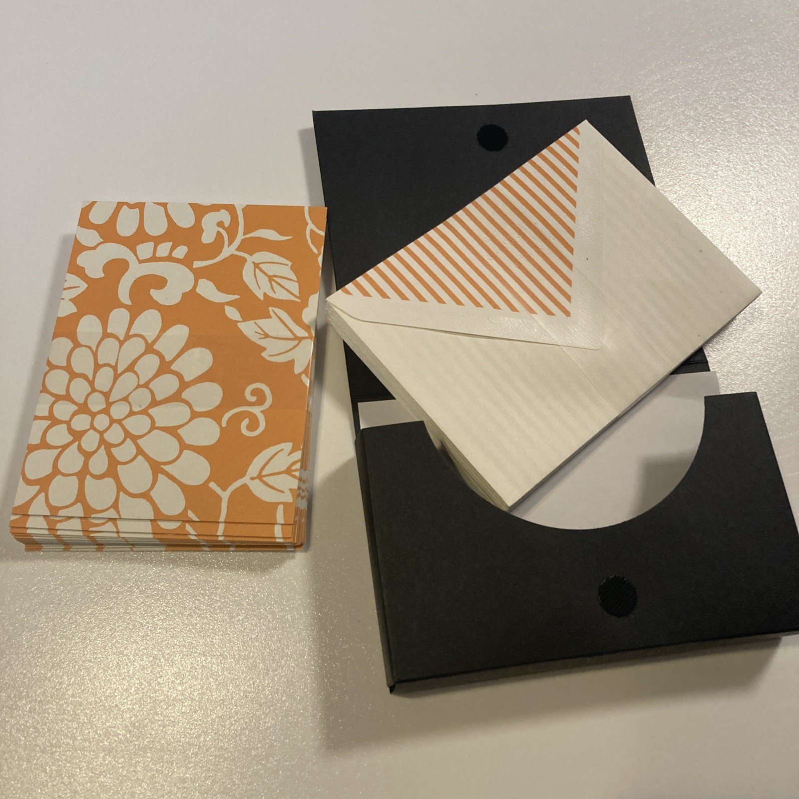 2 Pk HALLMARK STATIONERY ORGANIZER 15 Pk Cards And Envelopes Orange Mums