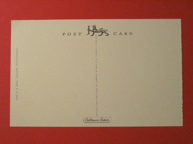 Buckingham Palace Postcard – Guards Arriving / Printed in England