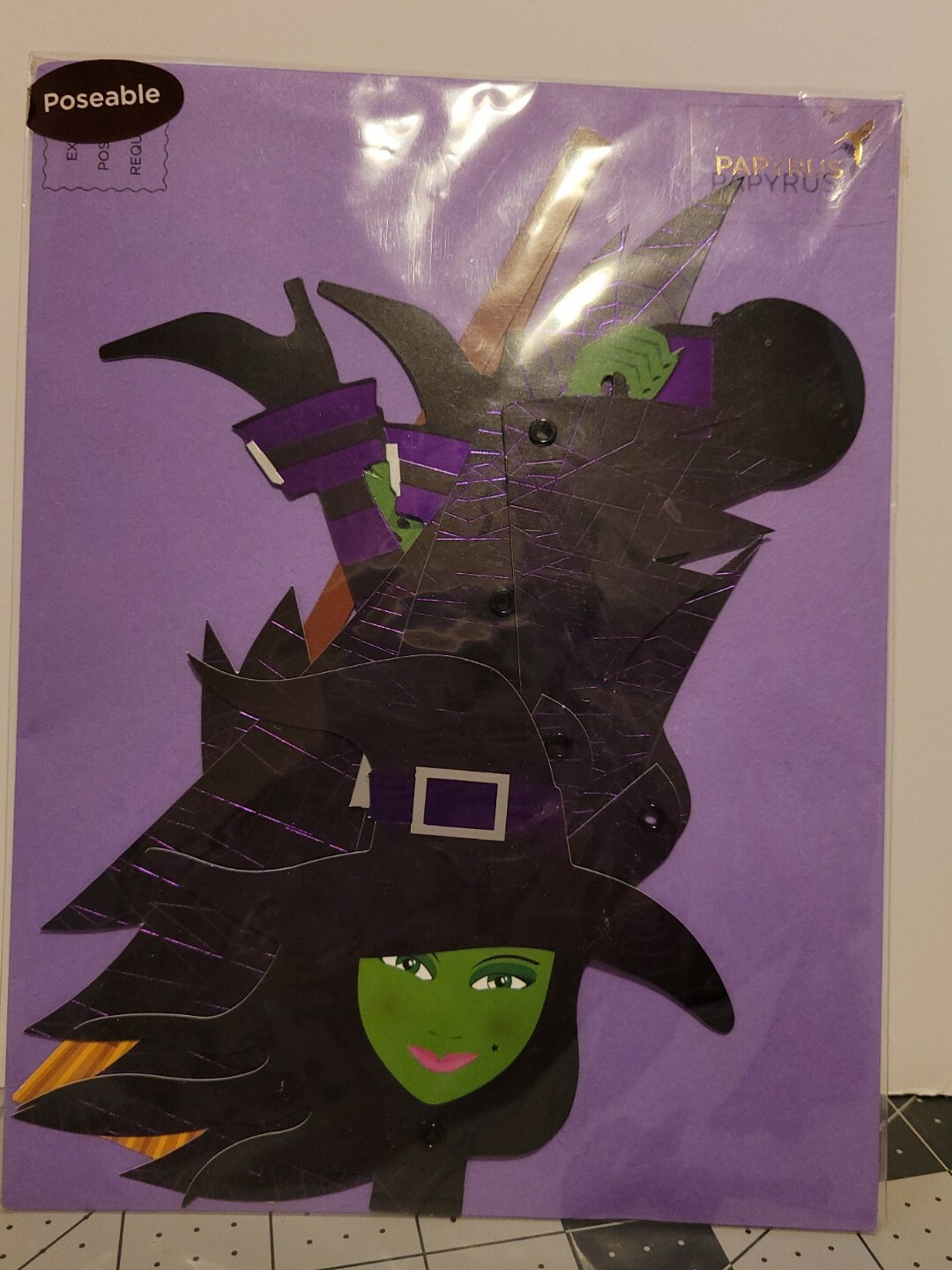 HAPPY HALLOWEEN PAPYRUS CARD POSEABLE NEW NIP LOOKS LIKE WICKED WITCH SCARE